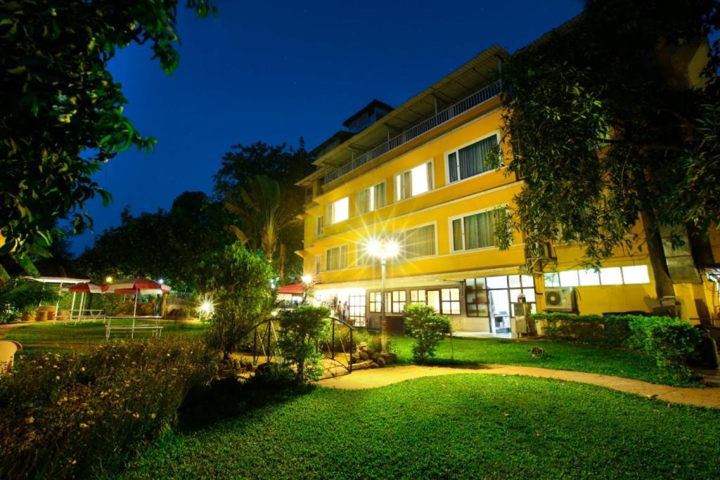 Lake View Resort Lonavala Exterior photo